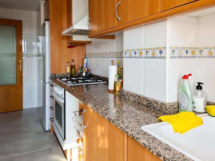 Habitación en piso de 4 habitaciones en Rascaña