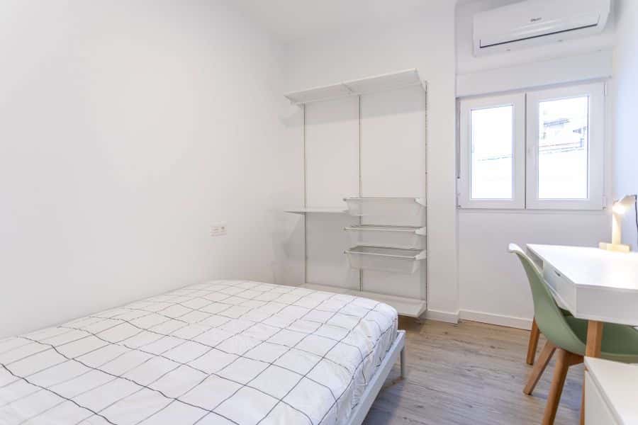 Habitación en piso de 4 habitaciones en L'olivereta