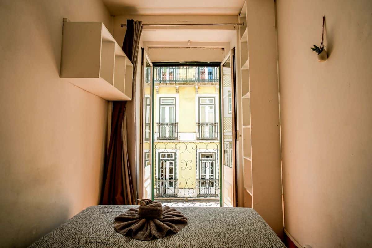 Room in Rua Presidente Arriaga, Lisboa with 4 bedrooms
