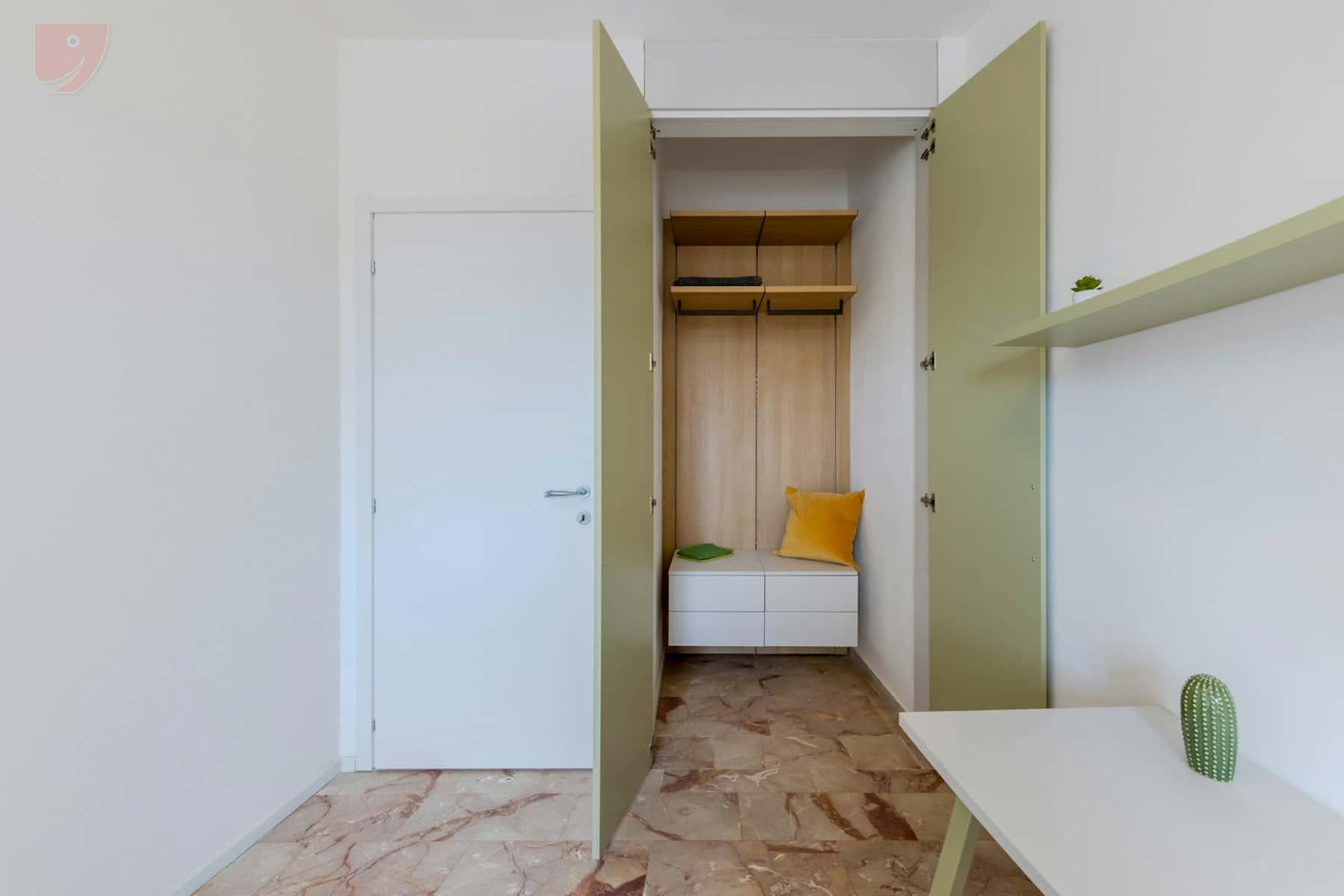 Zimmer in Via Giuseppe Compagnoni, Ferrara für 172 m² mit 9 Schlafzimmer