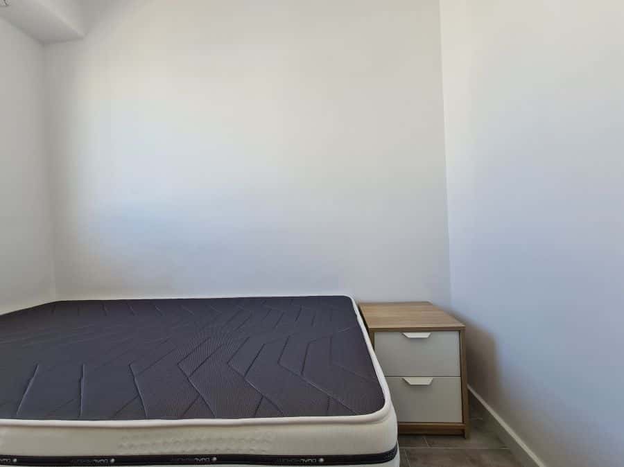 Habitación en piso de 4 habitaciones en Algirós