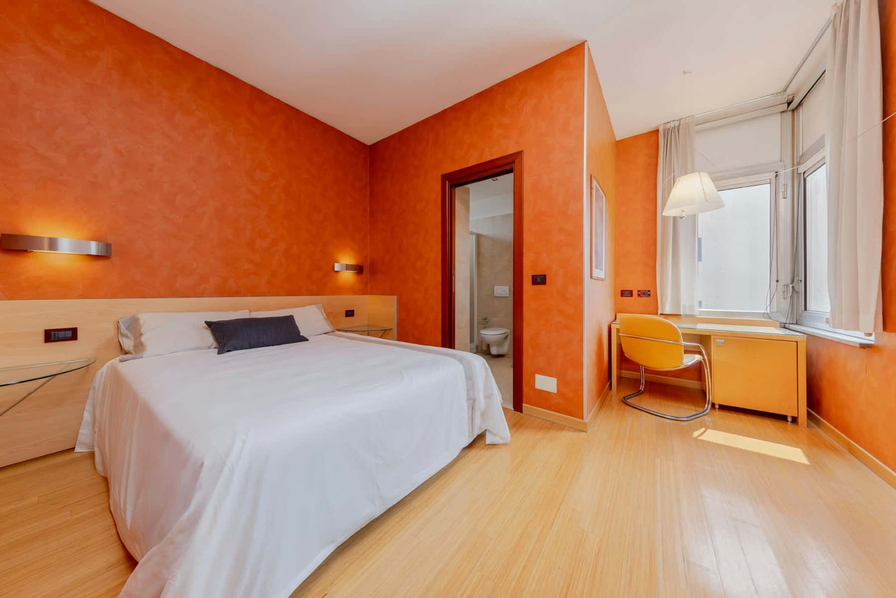 Room in Lungo Dora Napoli, Torino for 1100 m² with 10 bedrooms