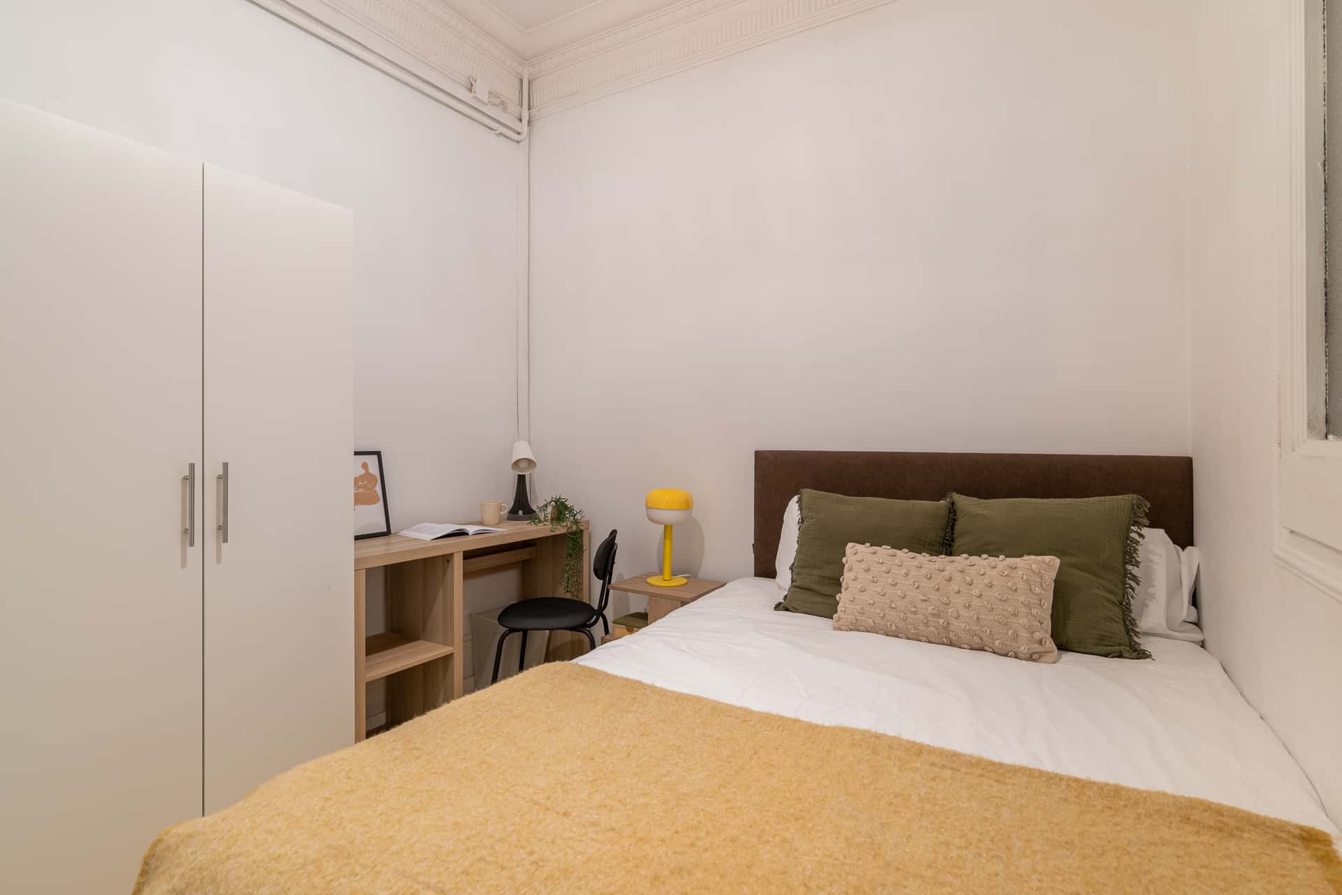 Habitacion privada en Muntaner, Barcelona