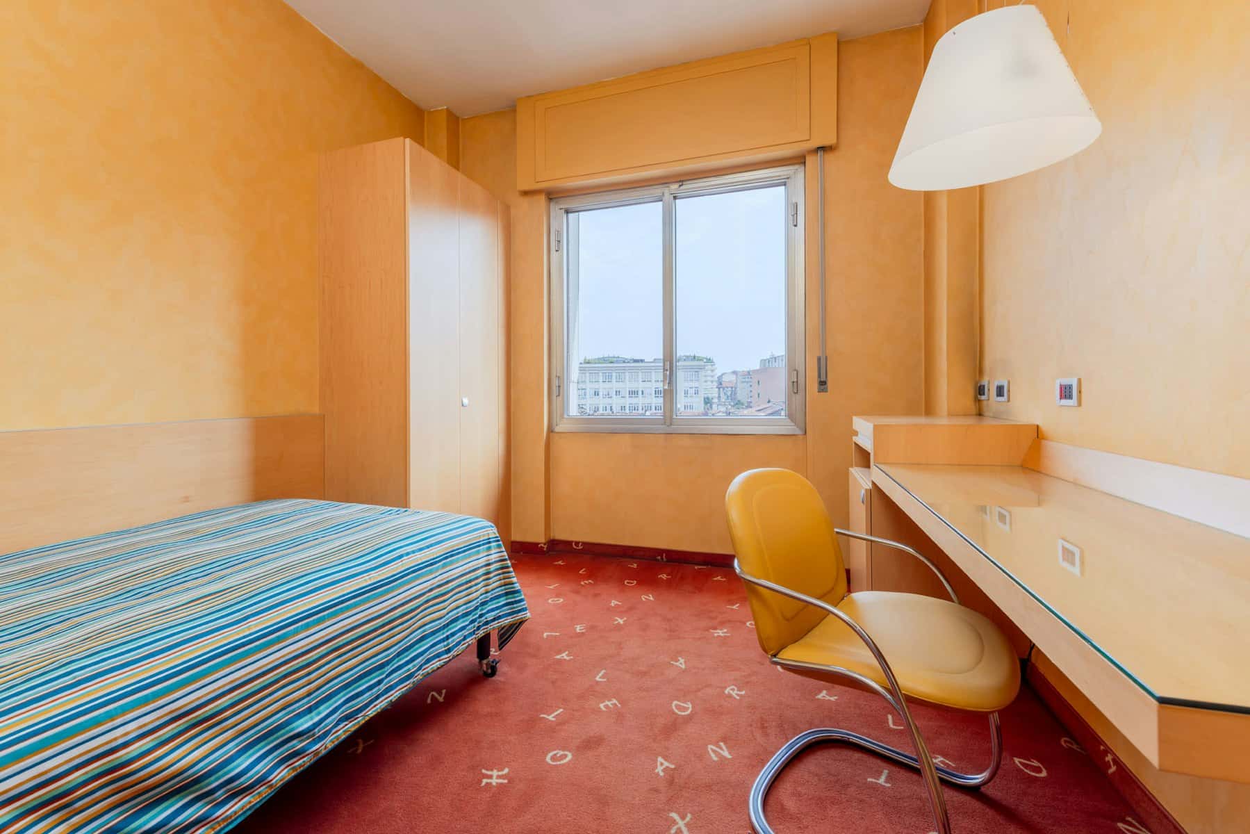 Chambre dans Lungo Dora Napoli, Torino pour 1100 m² avec 10 chambres