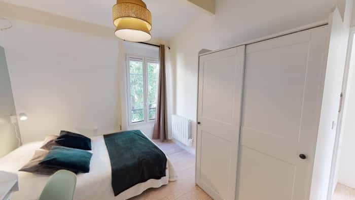 Listing photo thumbnail