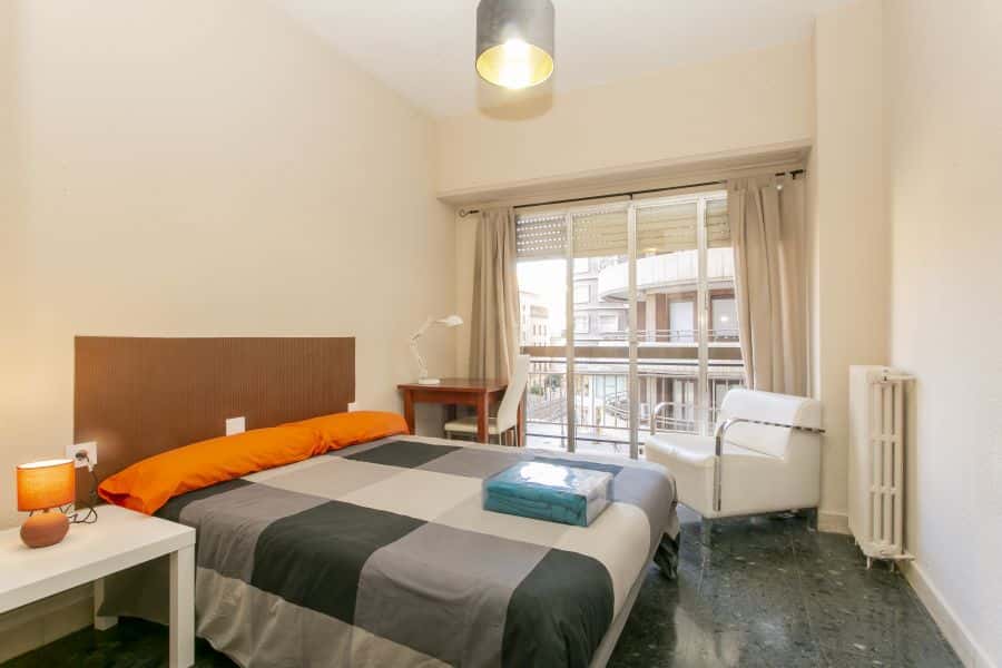 Habitación en piso de 5 habitaciones en Sant Francesc