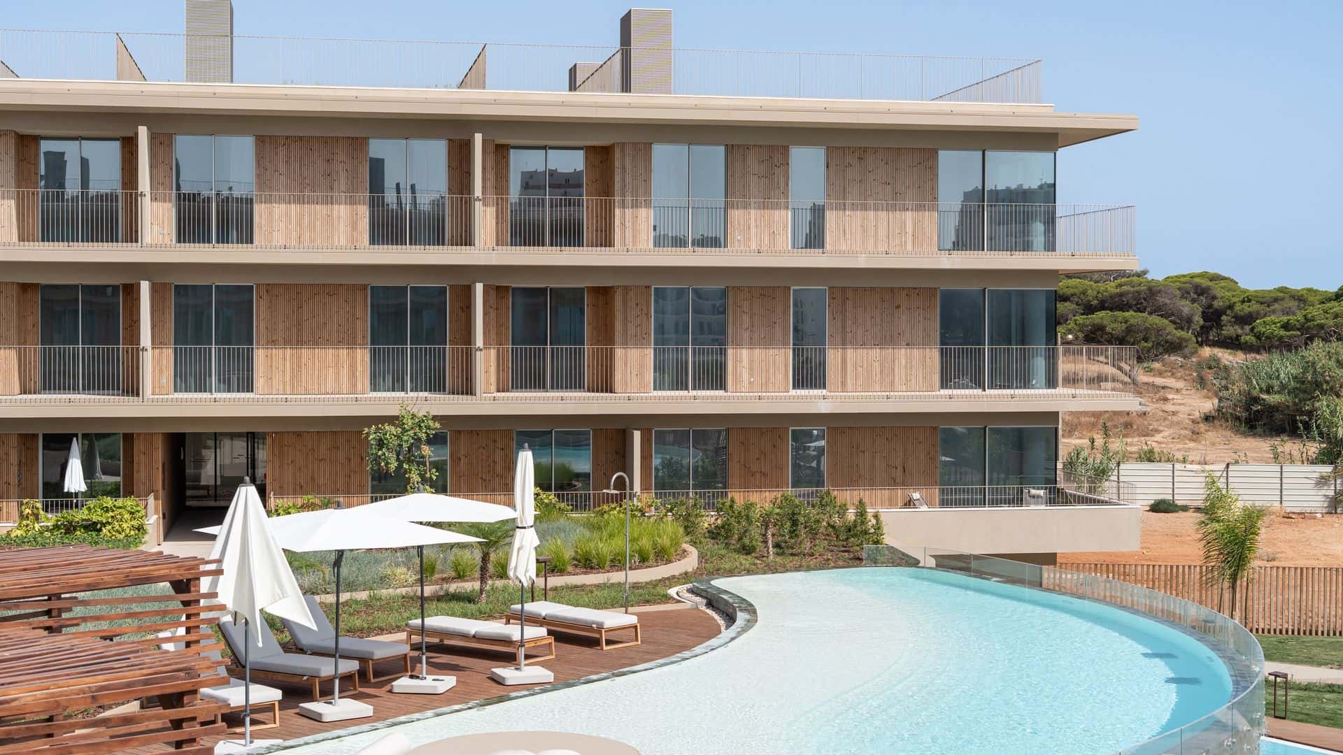 Luxuoso T2 c/Piscina em Quarteira
