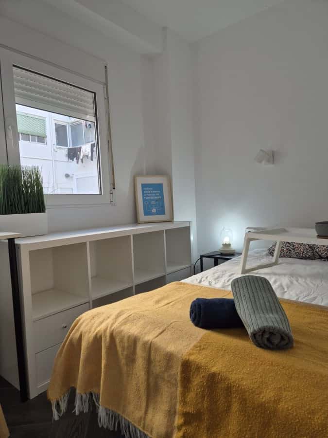Habitación en piso de 4 habitaciones en Camins Al Grau