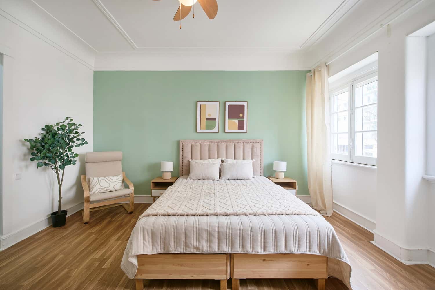 Room 5  - 78. Avenida de Roma 16 1D