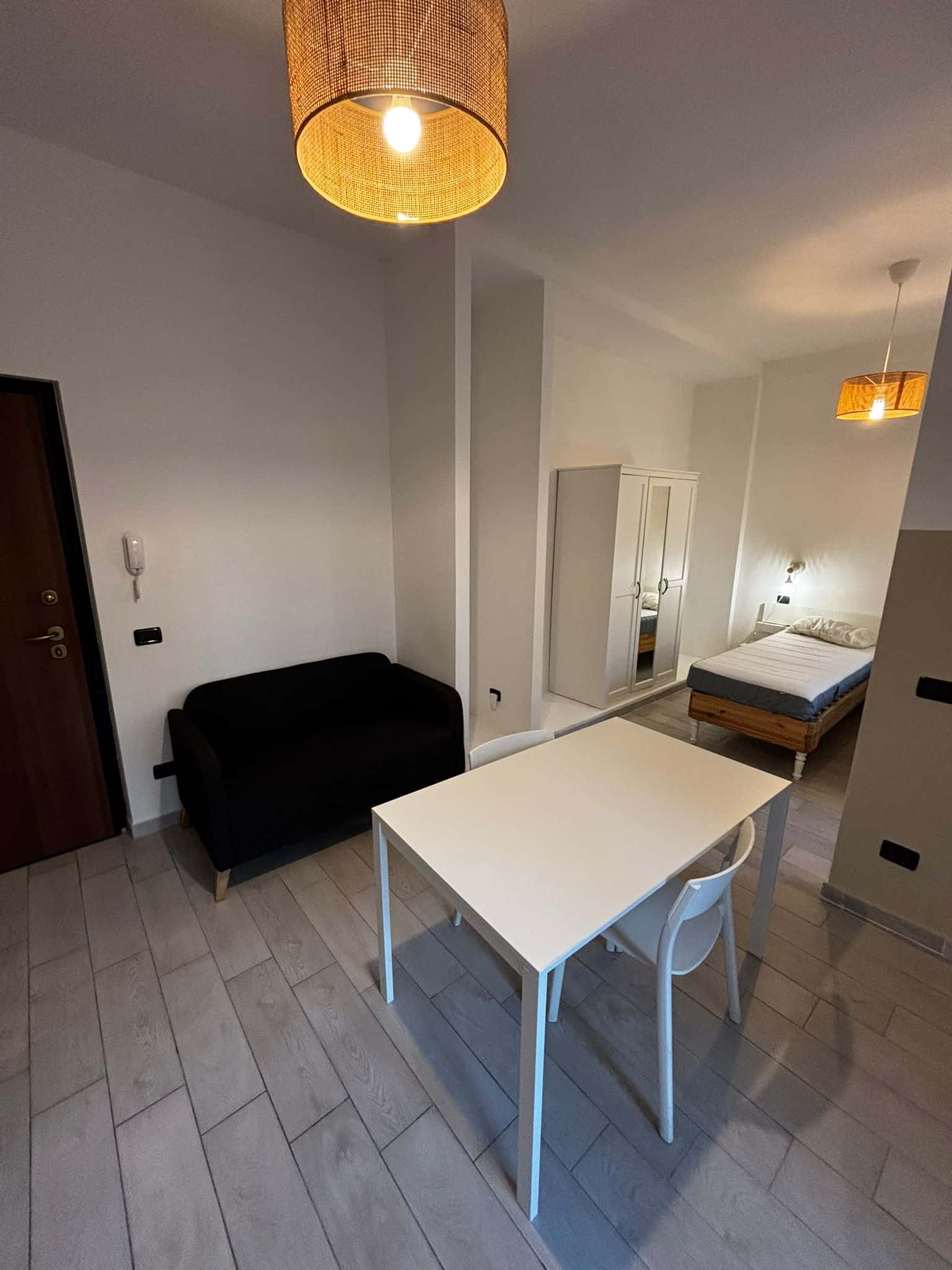 Monolocale con cucina separata - Via Milano, Corsico