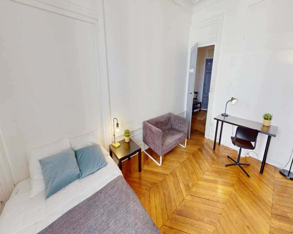 Chambre dans le rue auguste comte