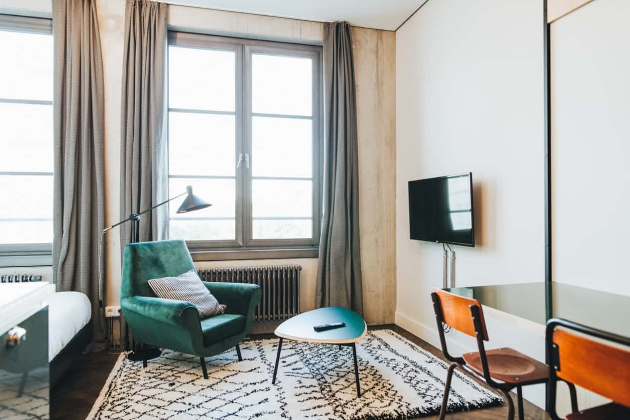 Neon Silver - Short/Long Term - Floor 4