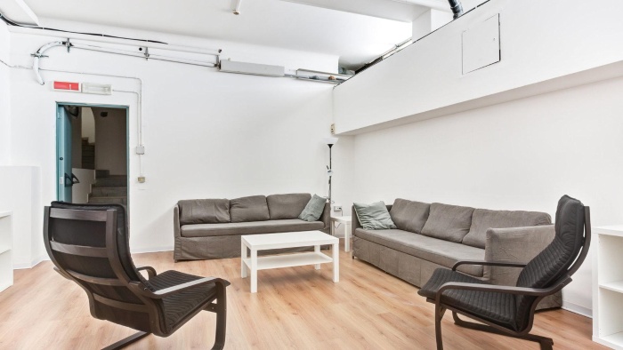 Listing photo thumbnail