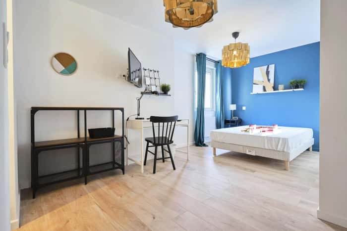 Listing photo thumbnail