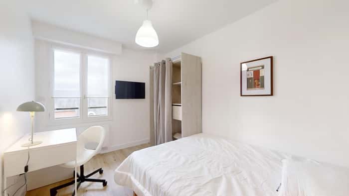 Listing photo thumbnail