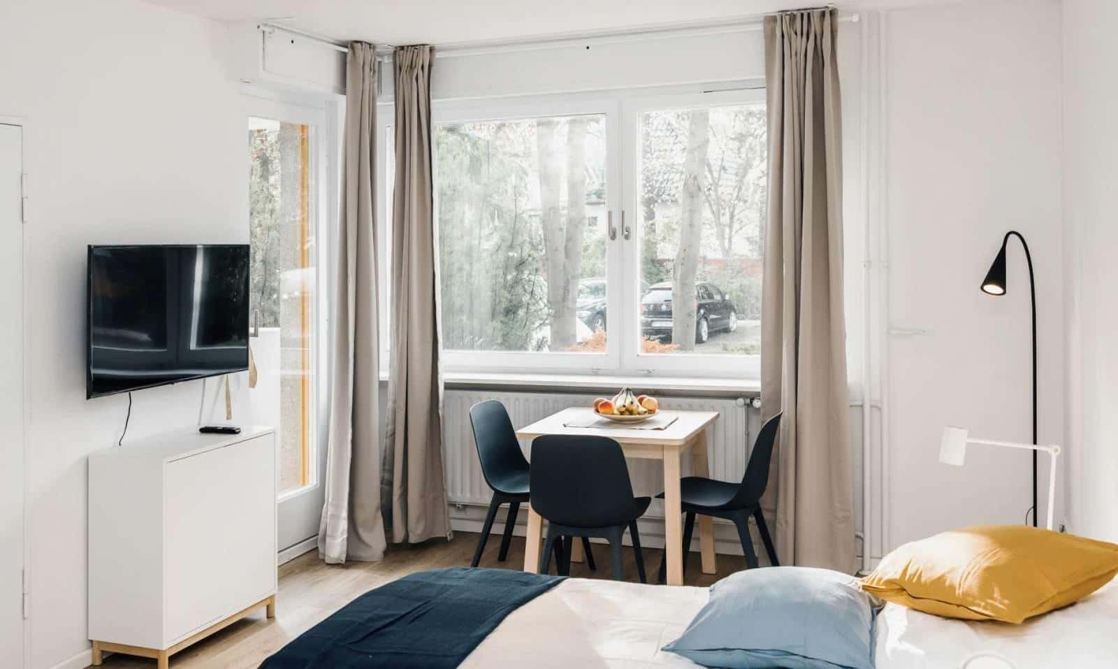 Studio for rent in Berlin, bills included, perfect for professionals, students and couples.