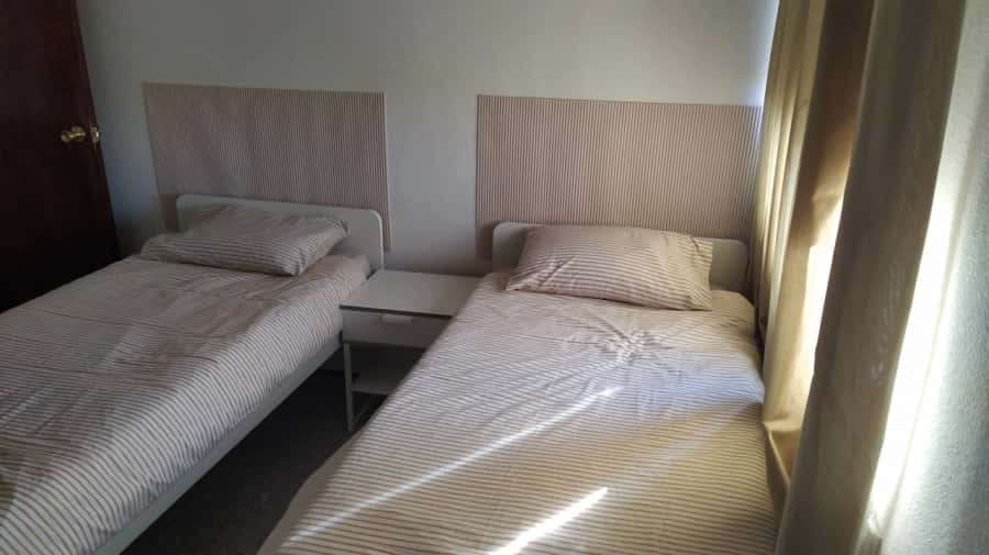 Habitación en piso de 4 habitaciones en Camins Al Grau