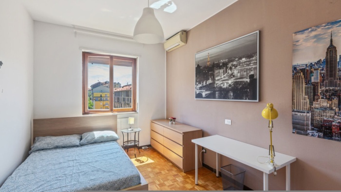 Listing photo thumbnail