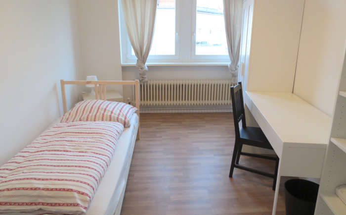 Listing photo thumbnail