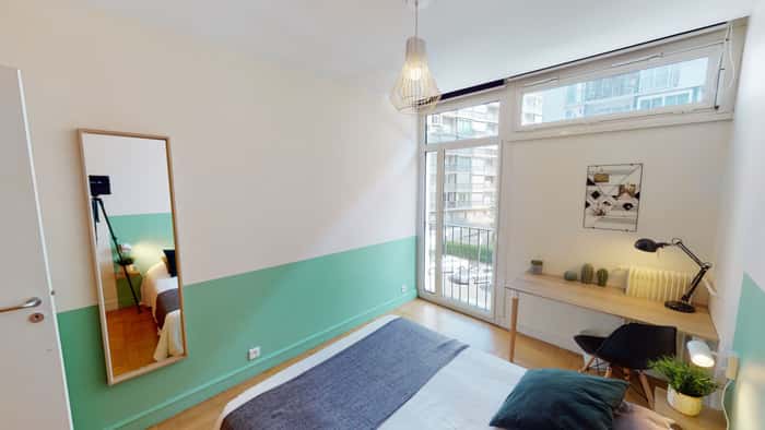 Listing photo thumbnail
