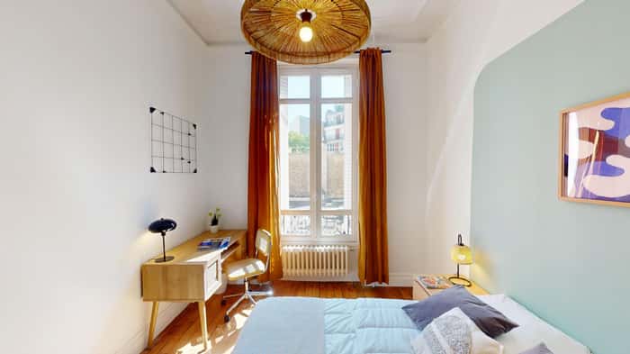 Listing photo thumbnail