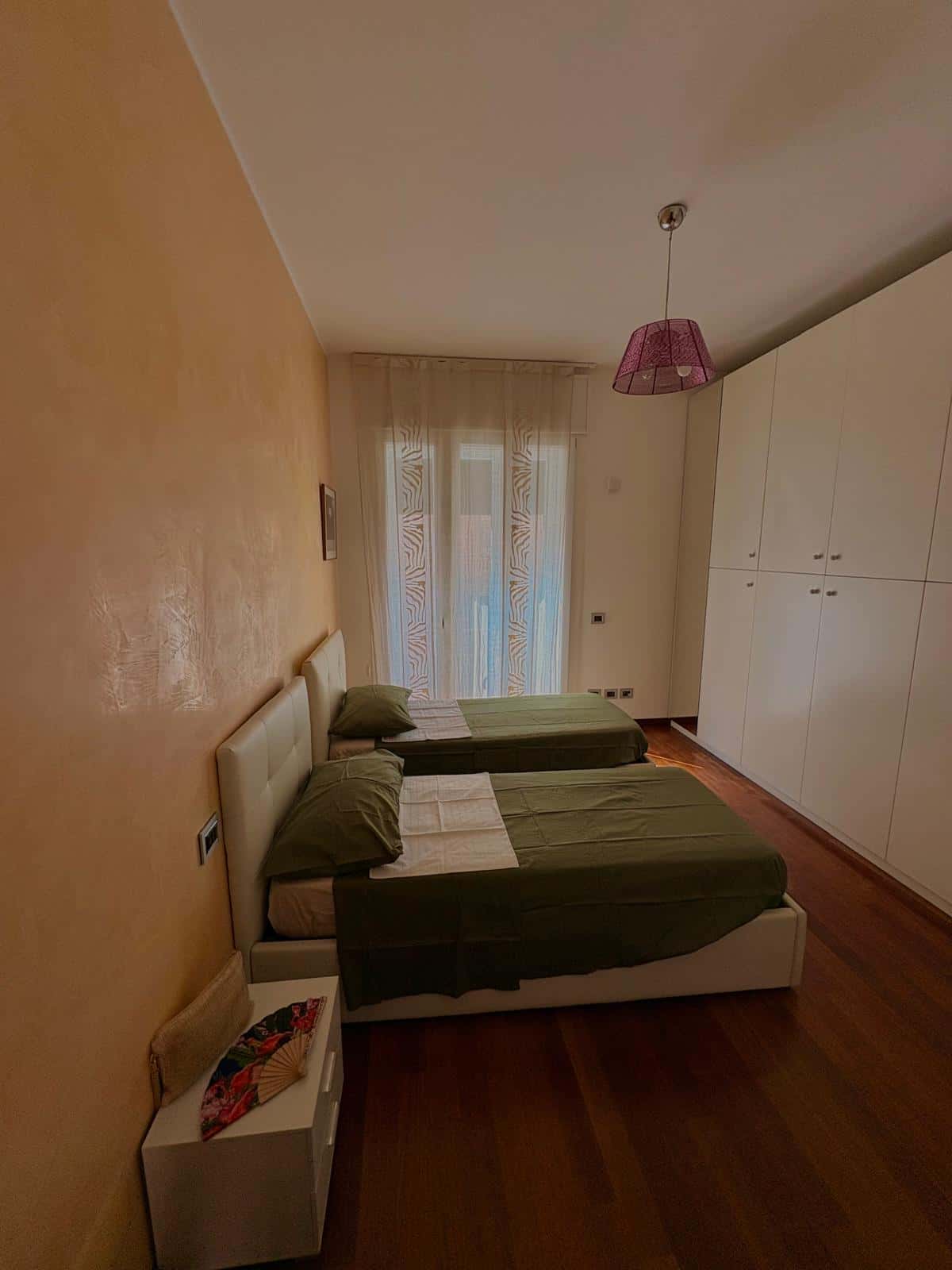 Stanza in Via Giosuè Carducci, Milano di 146 m² con 2 camere