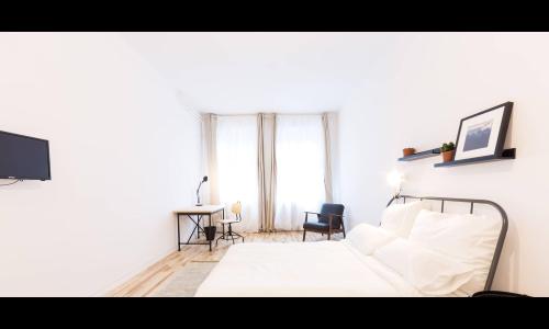 Listing photo thumbnail