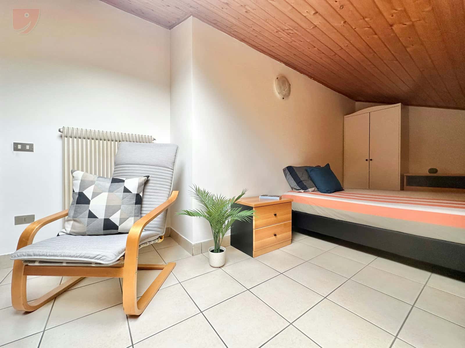 Stanza in Via Pomeranos, Trento di 145 m² con 6 camere