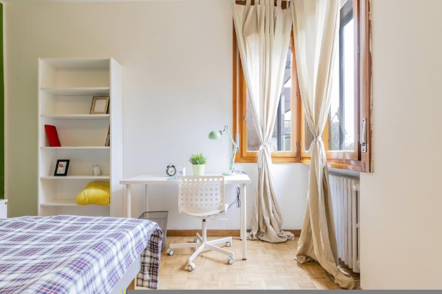 Listing photo thumbnail