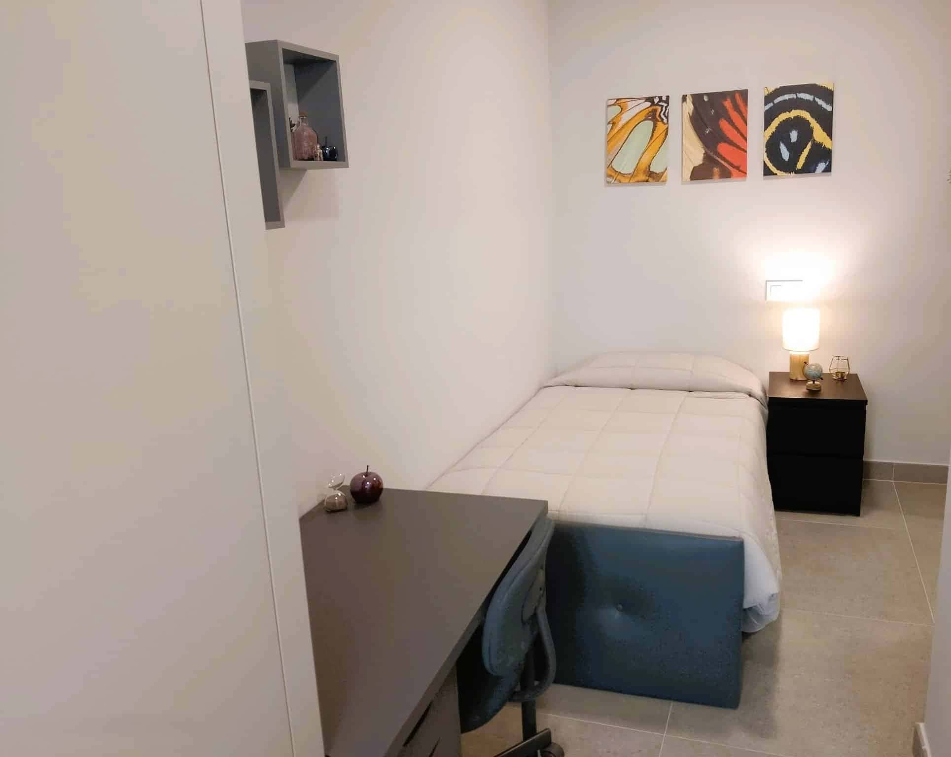 Habitacion privada en C/ Cartagena , Madrid