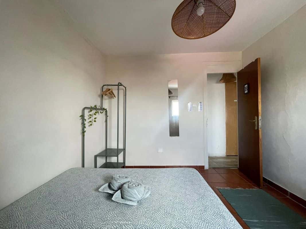Zimmer in Rua da Lapa, Lisboa mit 4 Schlafzimmer