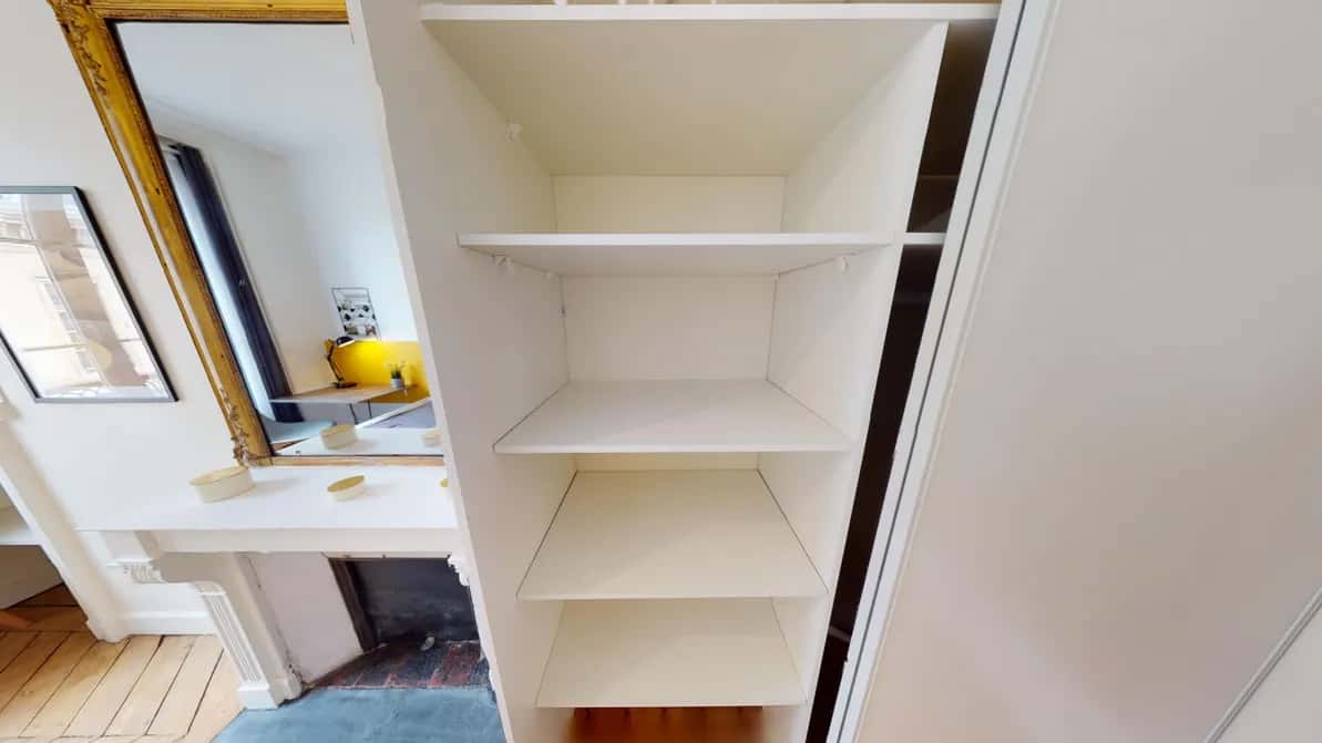 Stanza in Rue Saint-Dominique, Paris di 115 m² con 5 camere