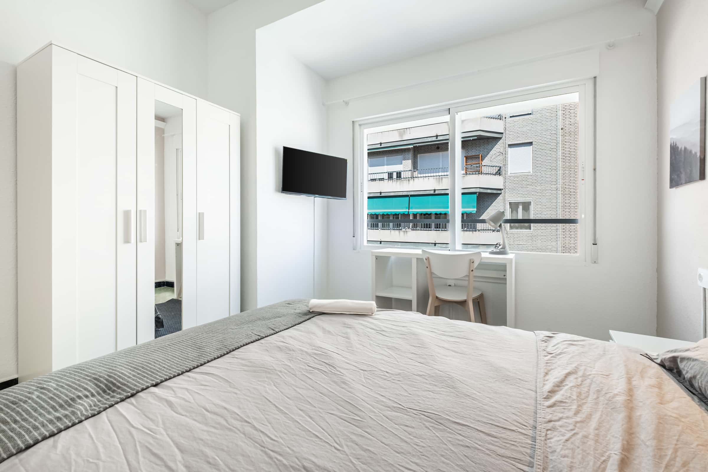 Zimmer in Avenida de Aguilera, Alicante (Alacant) für 80 m² mit 4 Schlafzimmer