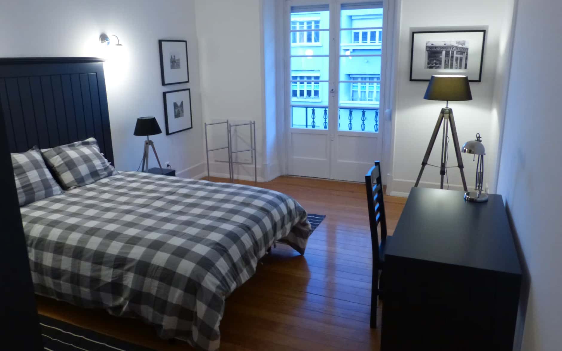 Room with private balcony in Saldanha, Lisbon - VH III - R1