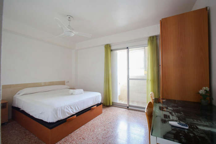 Listing photo thumbnail