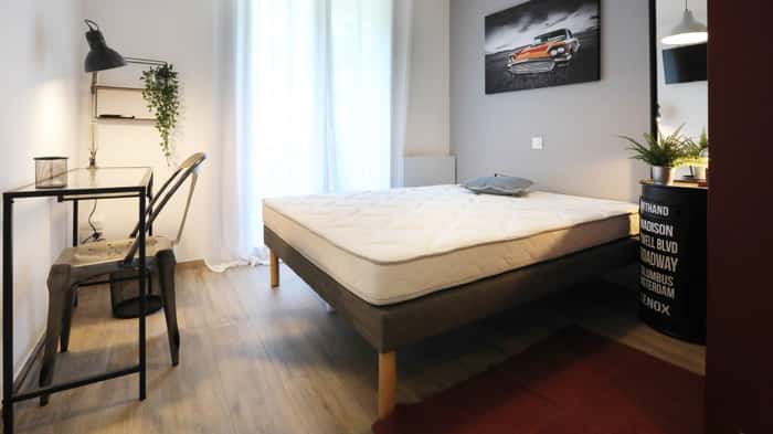 Listing photo thumbnail