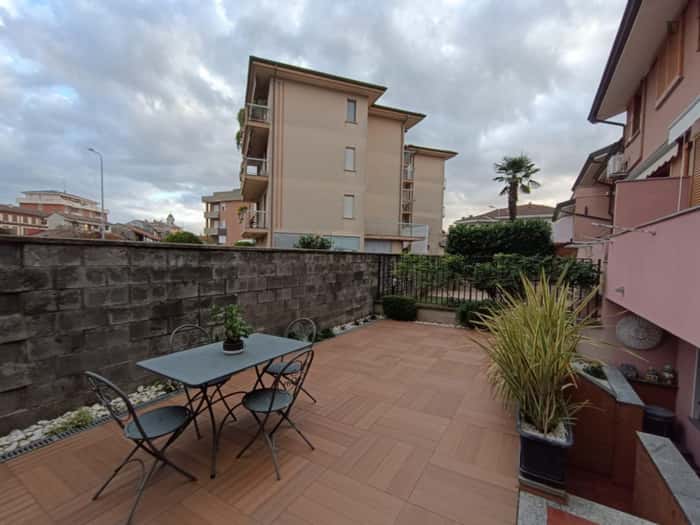 Listing photo thumbnail