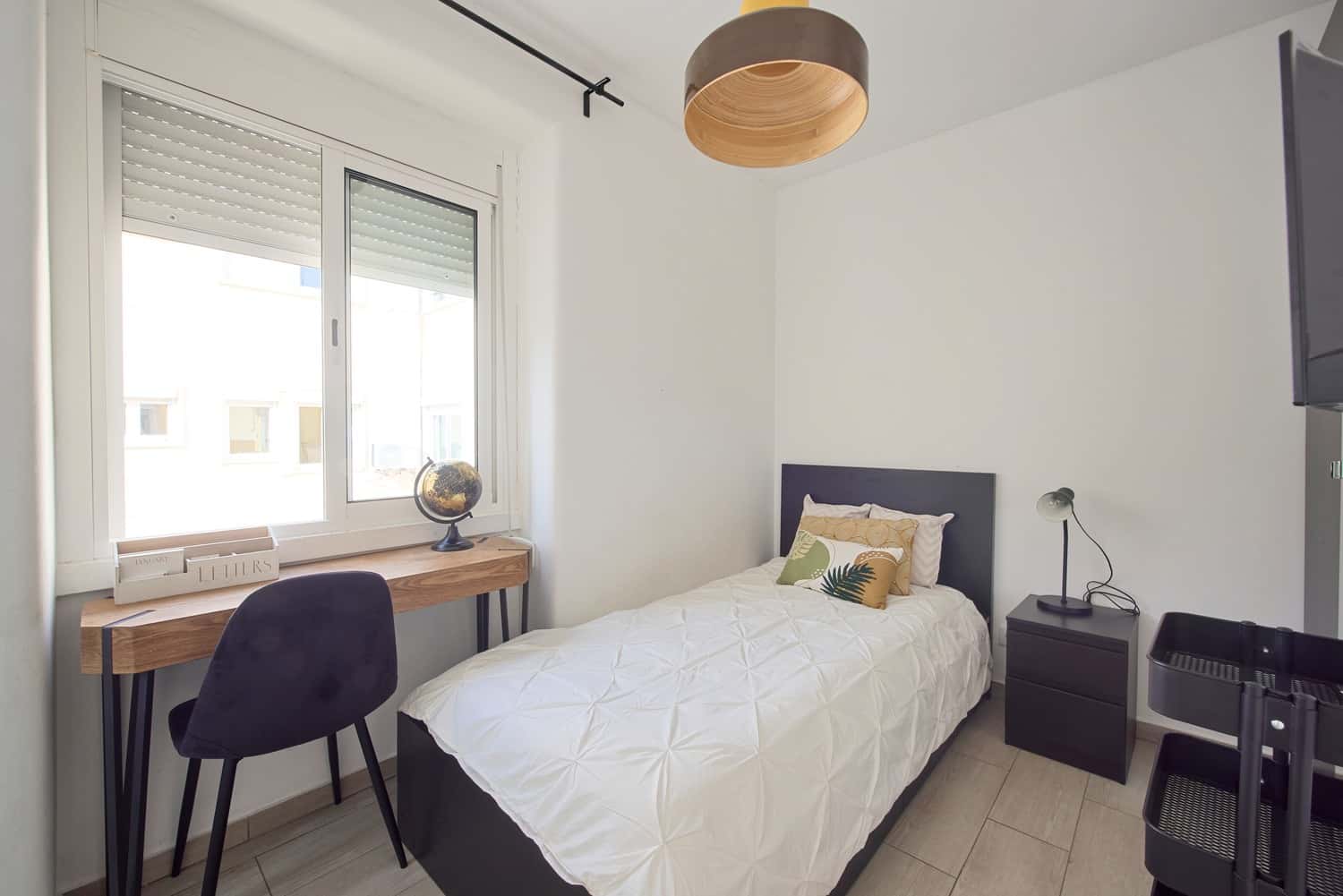 Room 6 - 21. São João Deus 5 4E