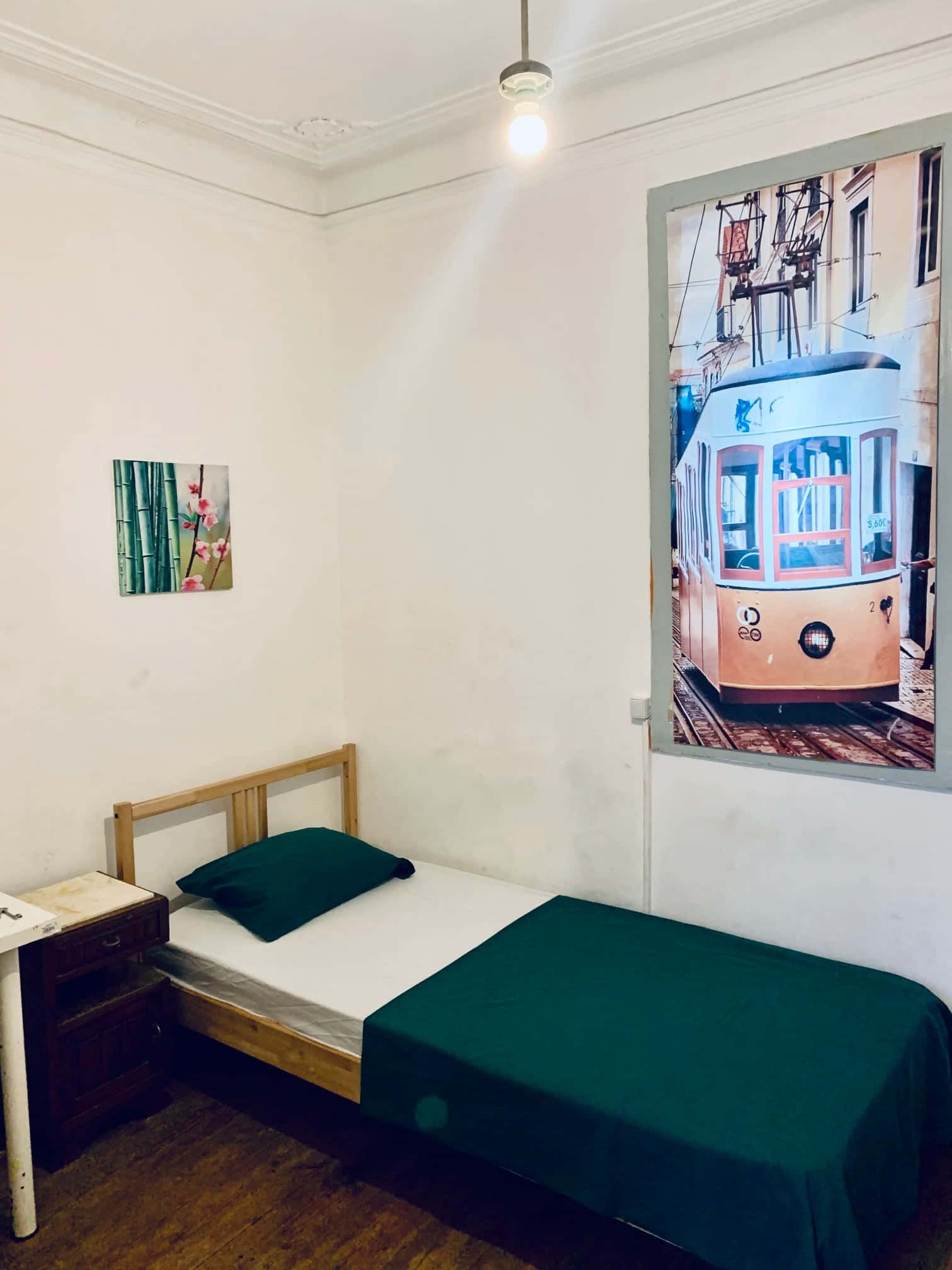 Quarto com cama de solteiro em apartamento com 8 quartos - FLAT 5D - SALDANHA 54D