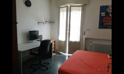 Listing photo thumbnail