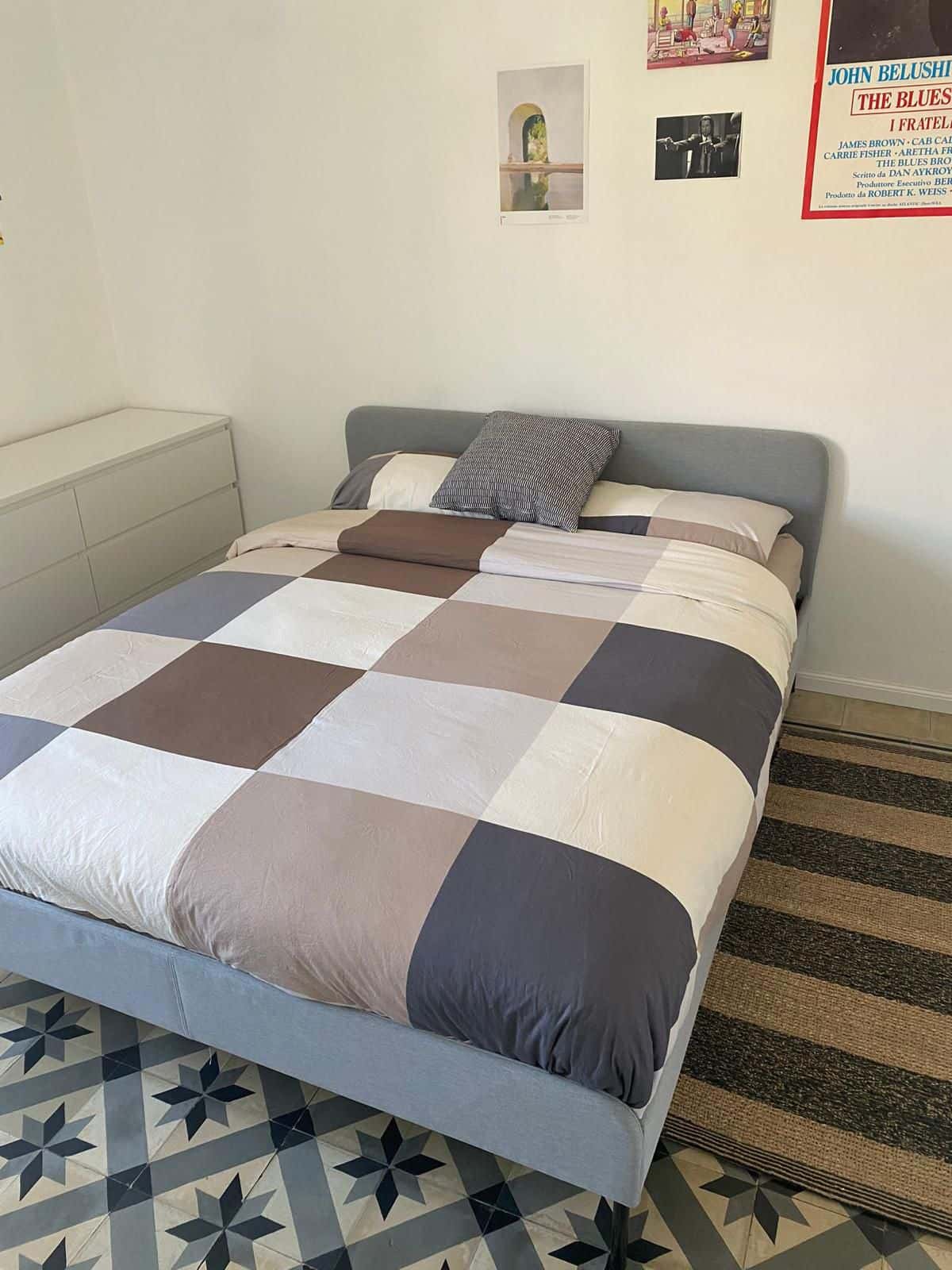 Stanza matrimoniale con affaccio sul Naviglio