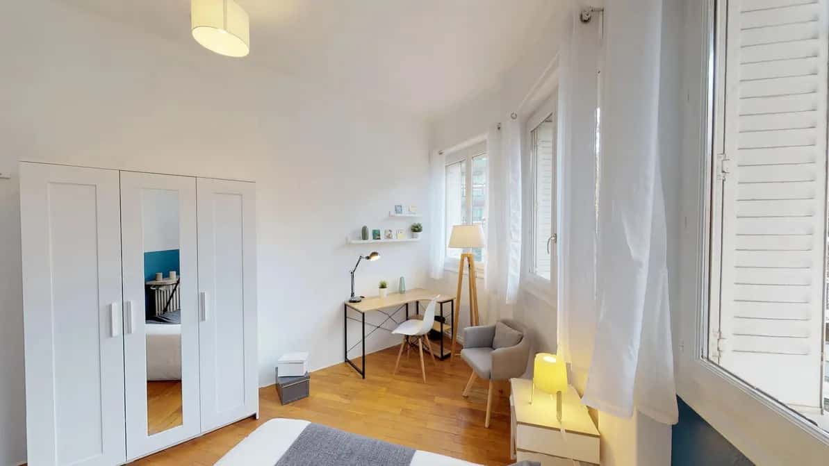Room in Rue du Lac, Lyon for 107 m² with 4 bedrooms