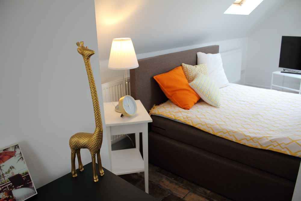 Zimmer in der De-Neufville Straße