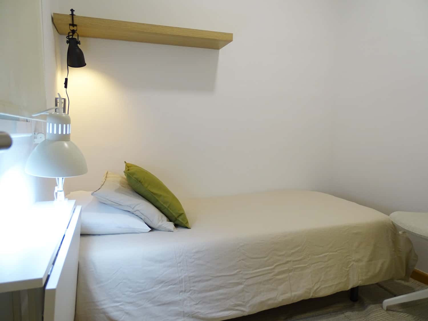 🌟 Quiet and Cozy Room in Vibrant Barcelona! 🌟 (P3-H4)