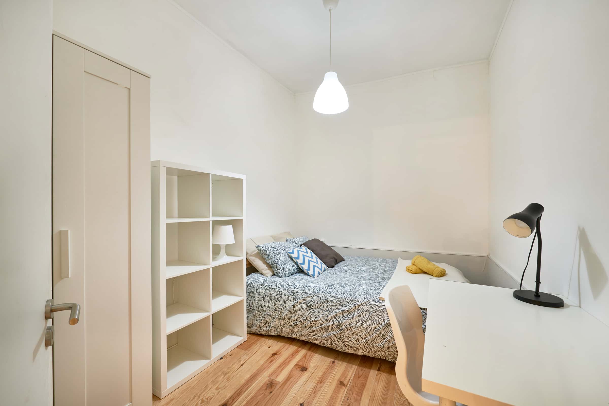Modern double interior bedroom in Cais do Sodré - Room 5