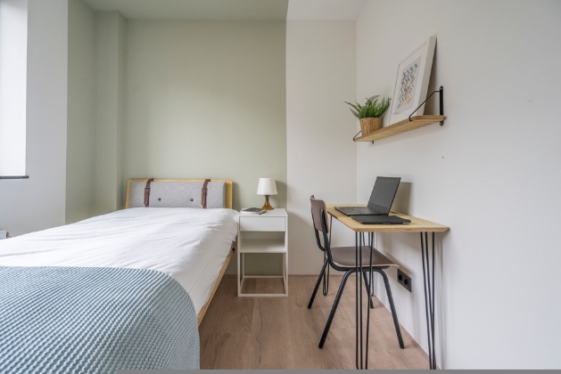 Listing photo thumbnail