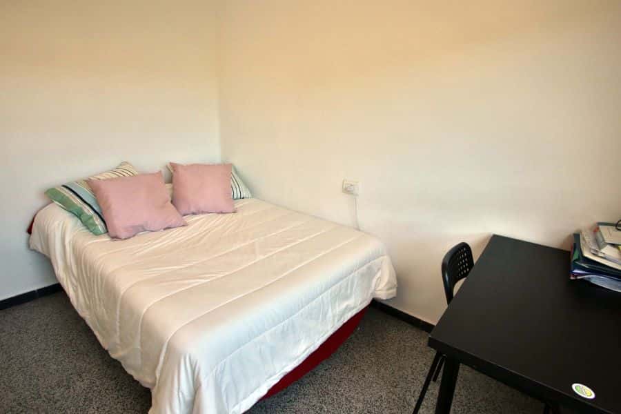 Habitación en piso de 4 habitaciones en Ciutat Universitaria