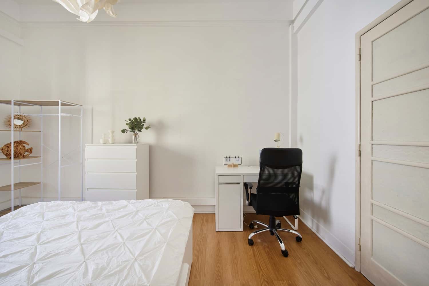 Room 8 - 38. Sidonio Pais 24 1D