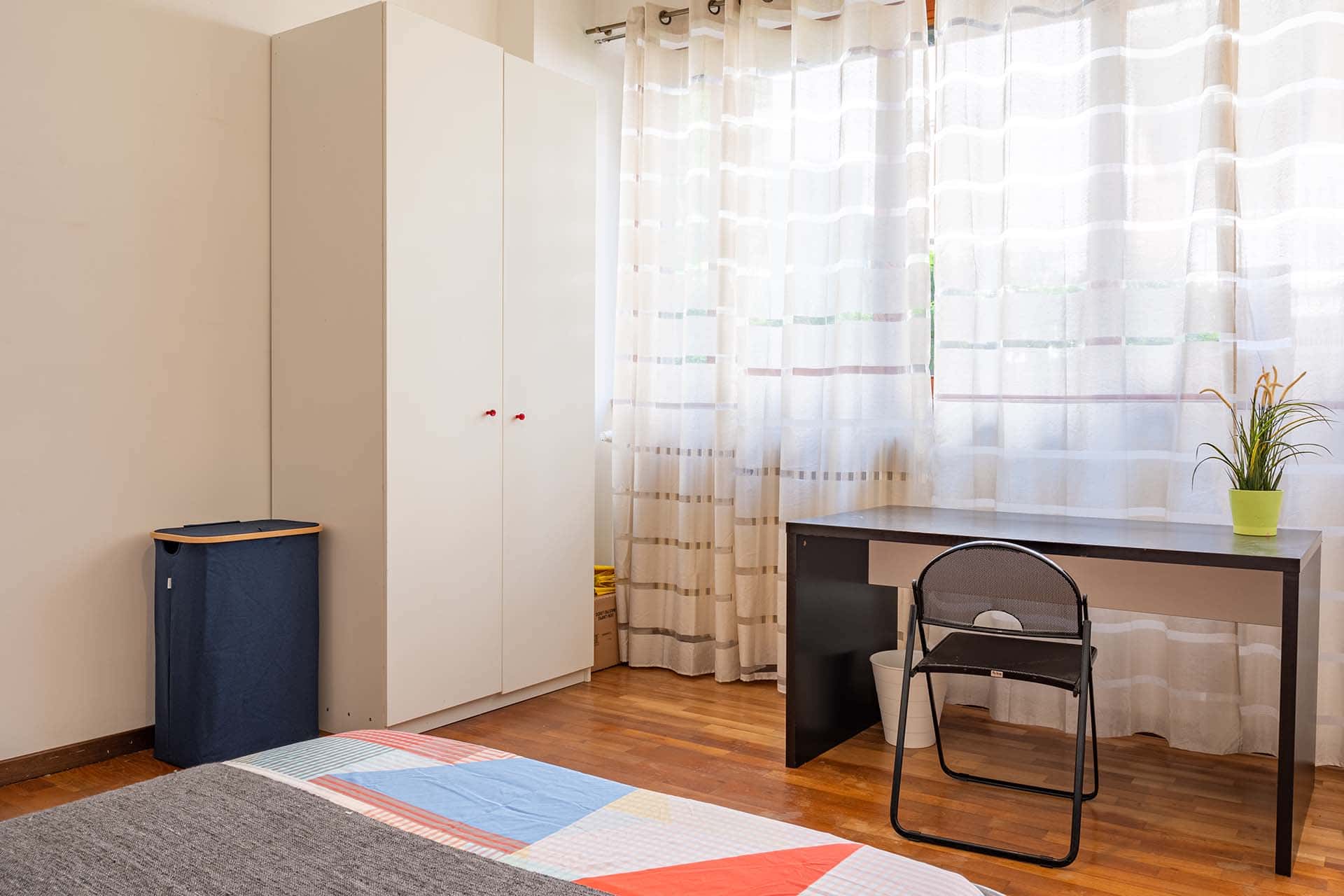 via privata fracchia 4  private room s4