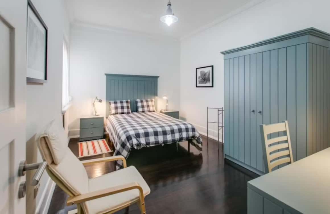 Bright Room with Windows in Saldanha - VH IV - R4